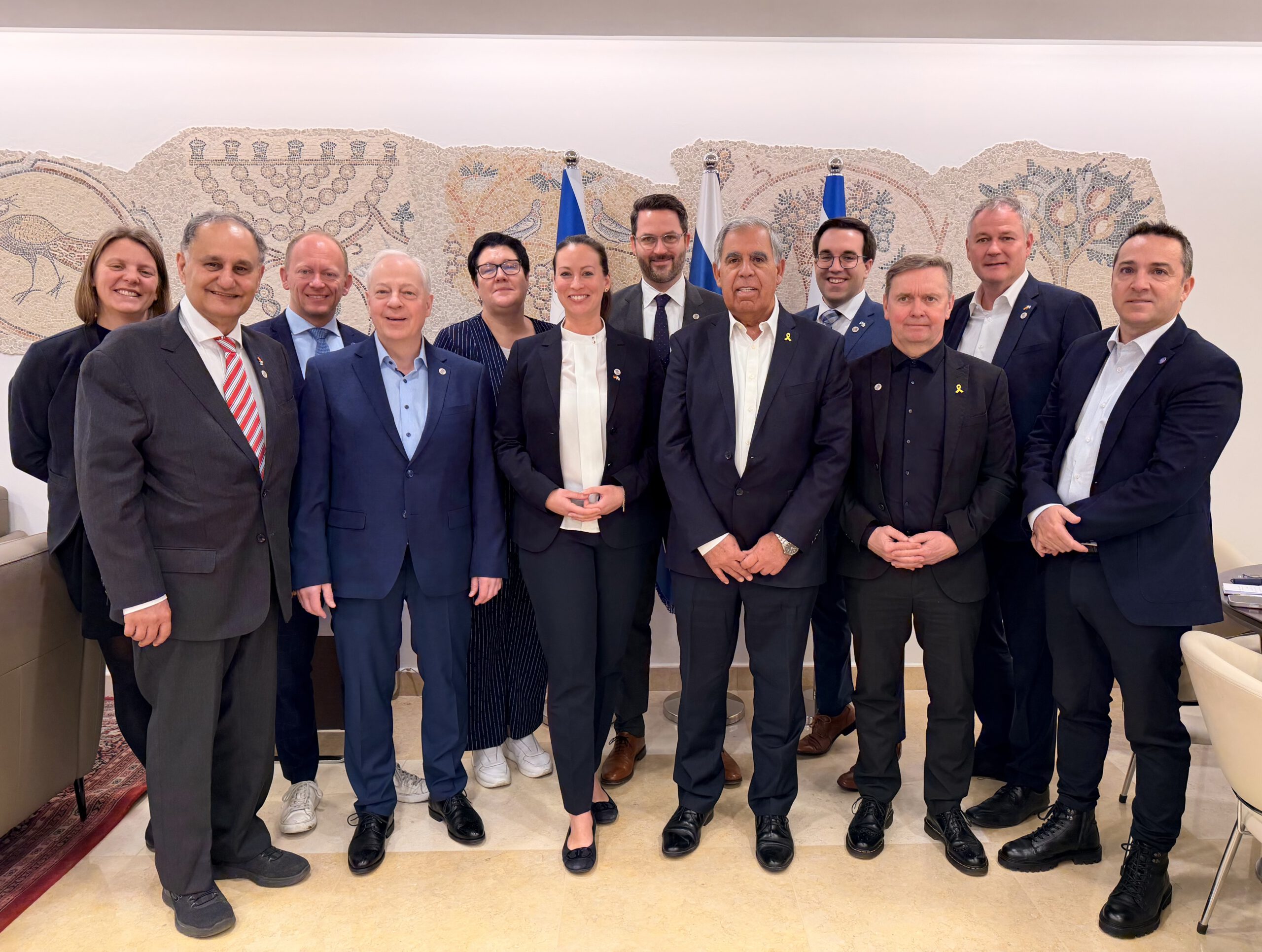 Delegation mit Mickey Levy, Knesset-Abgeordneter der Oppositionspartei Jesch Atid