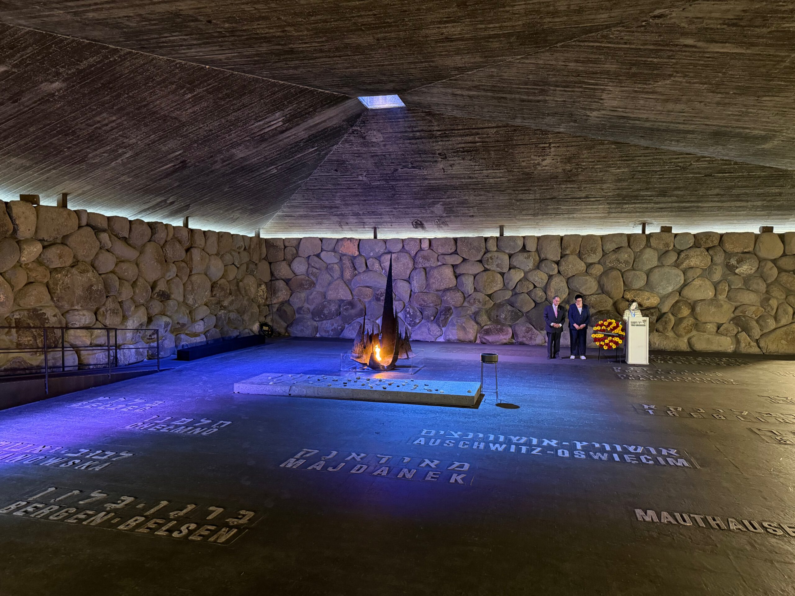 Kranzniederlegung in der Holocaust-Gedenkstätte Yad Vashem