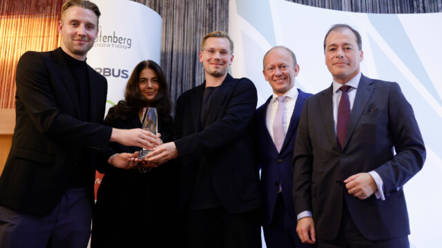 Dr. Mark Speich zeichnete das Projekt "Zusammen1" in der Kategorie Gesellschaft aus Dr. Mark Speich zeichnete das Projekt "Zusammen1" in der Kategorie Gesellschaft aus