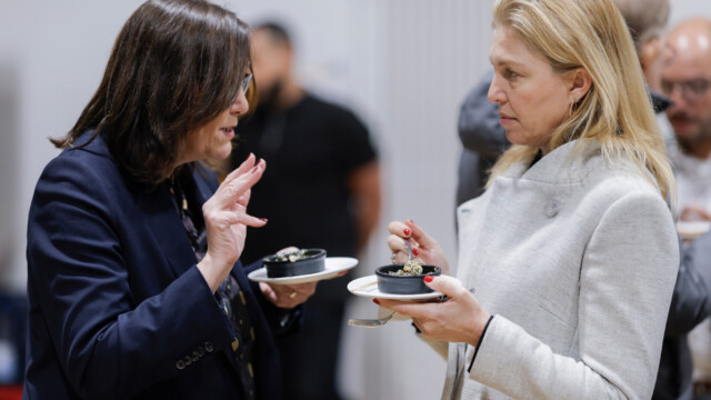 Kerstin Müller, Micky Aharonson