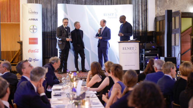 Kultursenator Joe Chialo würdigte den Förderverein für jüdisch-israelische Kultur Thüringen in der Kategorie Kultur. / Foto: Tobias Koch (www.tobiaskoch.net) Kultursenator Joe Chialo würdigte den Förderverein für jüdisch-israelische Kultur Thüringen in der Kategorie Kultur