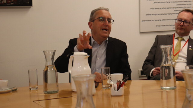 Botschafter Daniel Meron, Ministerium für Auswärtige Angelegenheiten