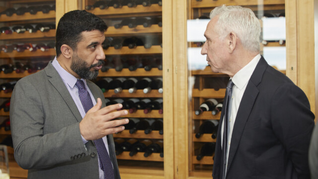 Yousuf Mohamed Al Bulushi im Gespräch mit Marcus Sheff